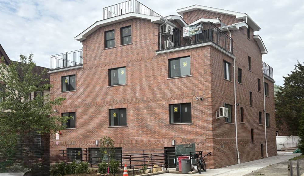 39-20 214th Place Apartment, 39-20 214th Pl, Northeast Queens, Queens, NY 11361,  - https://www.myhomey.io