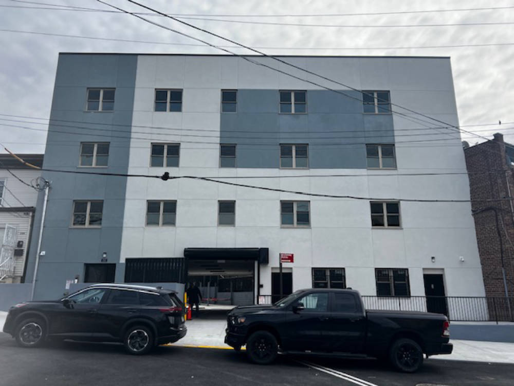722 Saint Lawrence Avenue, 722 St Lawrence Ave, Southeast Bronx, Bronx, NY 10473,  - https://www.myhomey.io